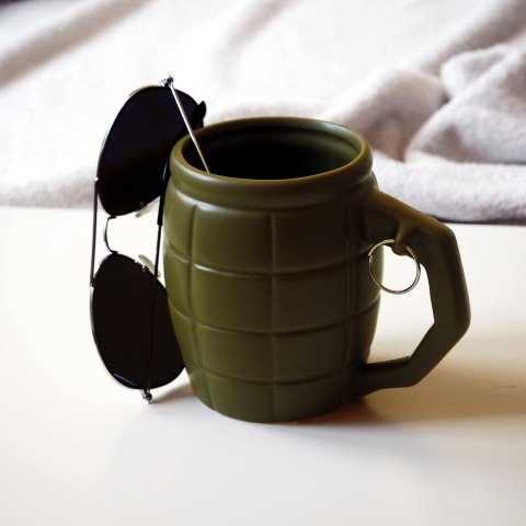 Zestaw Prezentowy dla Miłośnika militariów - termos pocisk, kubek granat